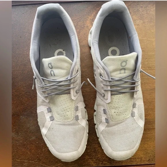 Oncloud Running Shoes in Lilac - Picture 2 of 5